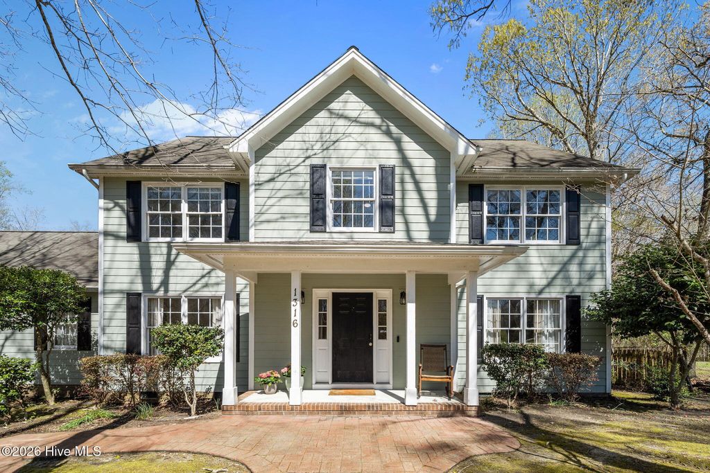 Photo of 1316 Fairbanks Court, Jacksonville, NC 28546 (MLS # 100561787)