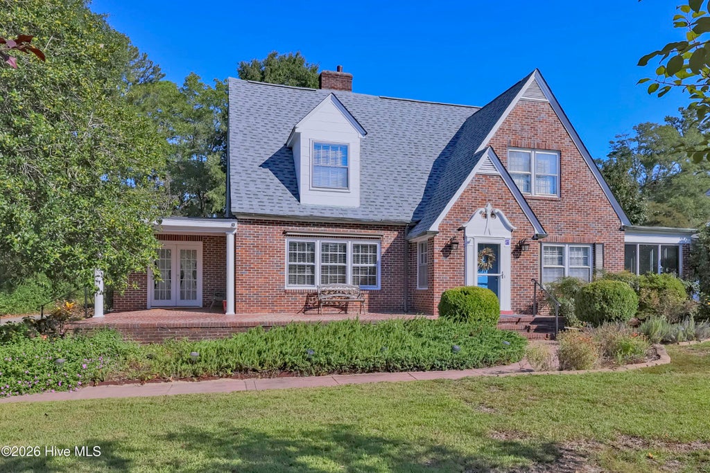 Photo of 413 E Main Street, Wallace, NC 28466 (MLS # 100607951)