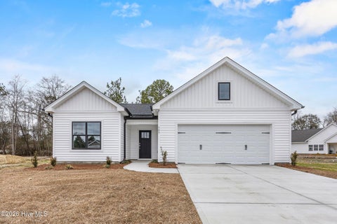 Homes For Sale - 309 Riva Ridge<br/> Burgaw, NC 28425