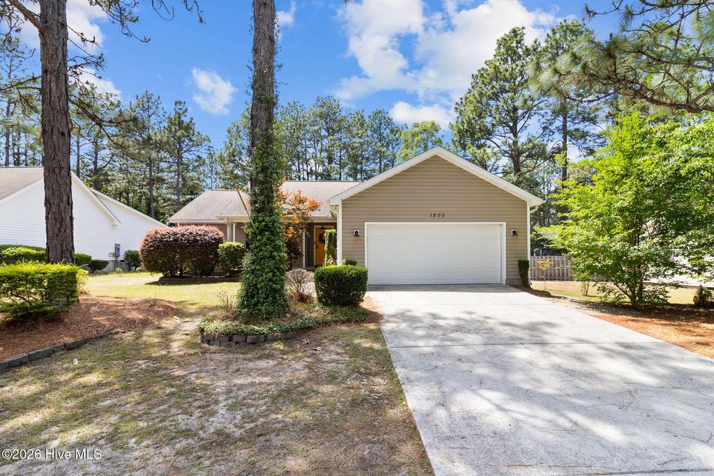 Photo of 1500 Longleaf Drive E, Pinehurst, NC 28374 (MLS # 100575740)