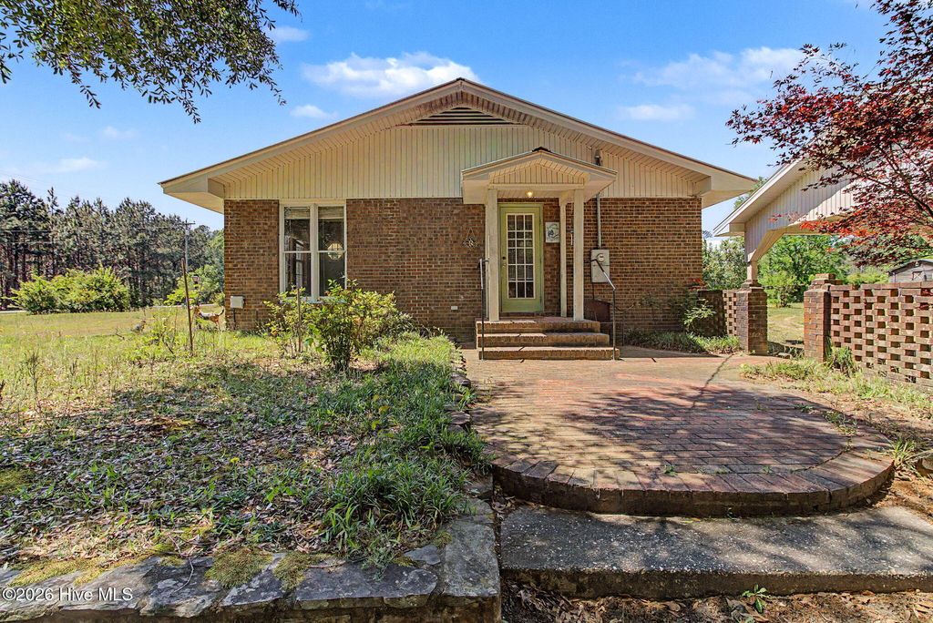 Photo of 2498 Nc Highway 53, Elizabethtown, NC 28337 (MLS # 100571626)