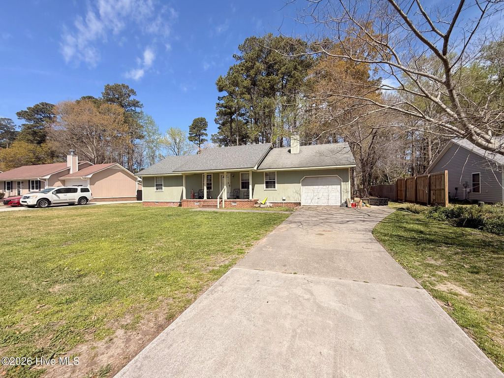Photo of 225 Nottingham Drive, Havelock, NC 28532 (MLS # 100565509)