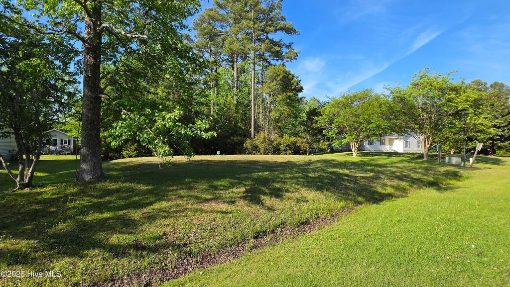 Photo of 142 N Harbor Drive, Beaufort, NC 28516 (MLS # 100571065)