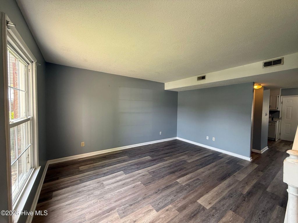 Photo of 141 King George Court, Jacksonville, NC 28546 (MLS # 100566632)