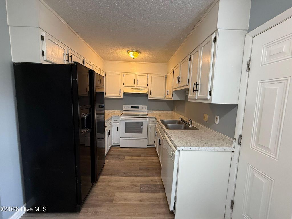 Photo of 141 King George Court, Jacksonville, NC 28546 (MLS # 100566632)