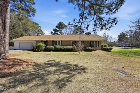 Photo of 1514 Crescent Drive, Elizabeth City, NC 27909 (MLS # 100559786)