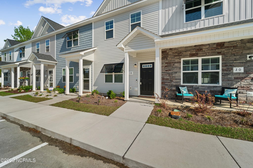 Photo of 18 Catalina Circle, Swansboro, NC 28584 (MLS # 100604570)
