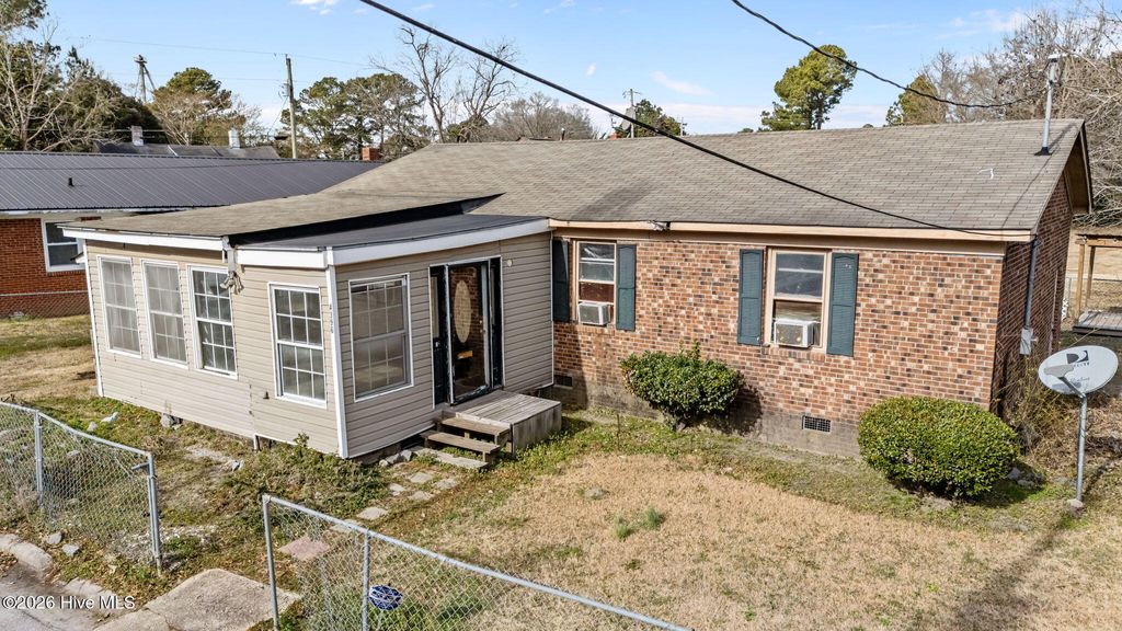 Photo of 4396 West Hines Street, Farmville, NC 27828 (MLS # 100548394)