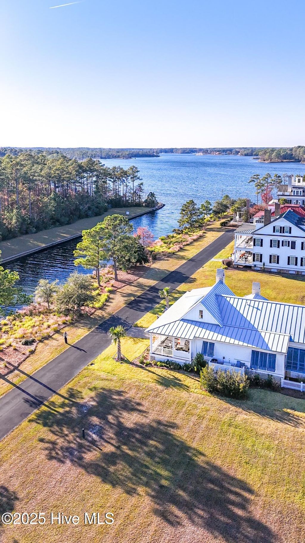 Photo of 790 E Harborside Road, Oriental, NC 28571 (MLS # 100546351)