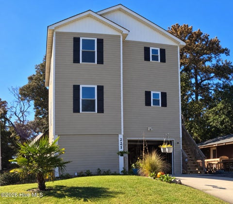 Photo for 221 Sir Chandler Drive