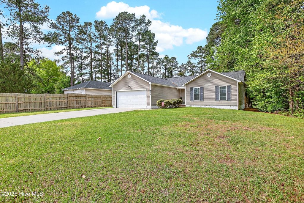 Photo of 300 Parkwood Drive, Jacksonville, NC 28546 (MLS # 100566133)