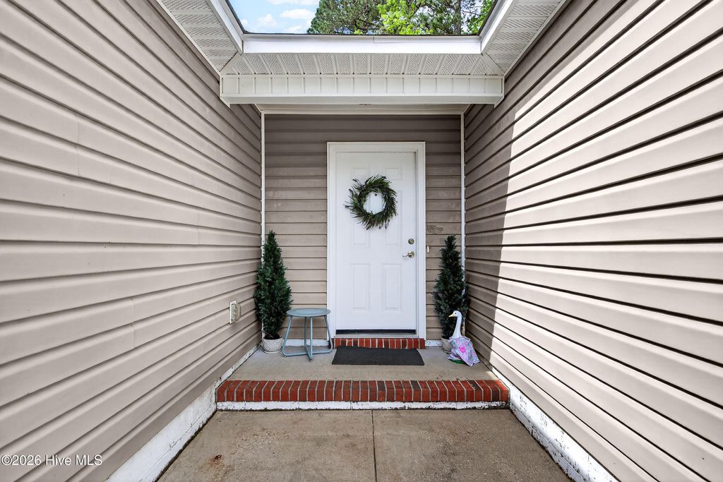 Photo of 300 Parkwood Drive, Jacksonville, NC 28546 (MLS # 100566133)