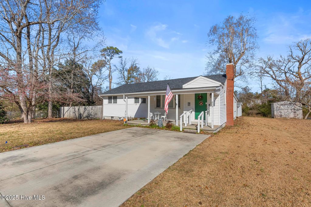 Photo of 429 Nelson Court, Jacksonville, NC 28540 (MLS # 100545994)