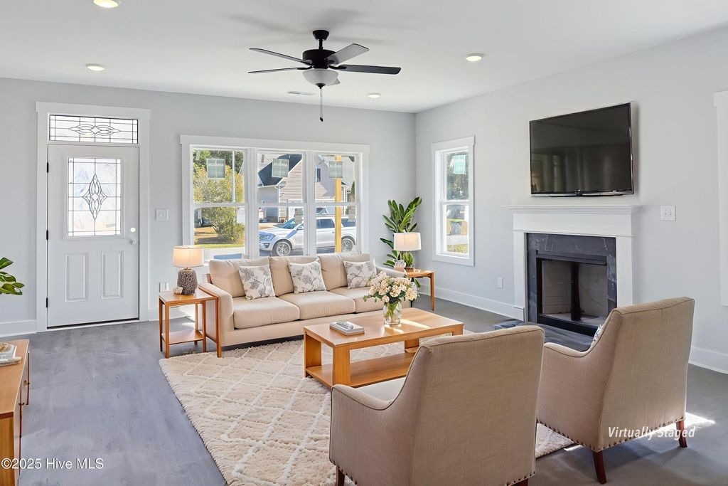 Photo of 143 Laura Drive, New Bern, NC 28562 (MLS # 100523147)