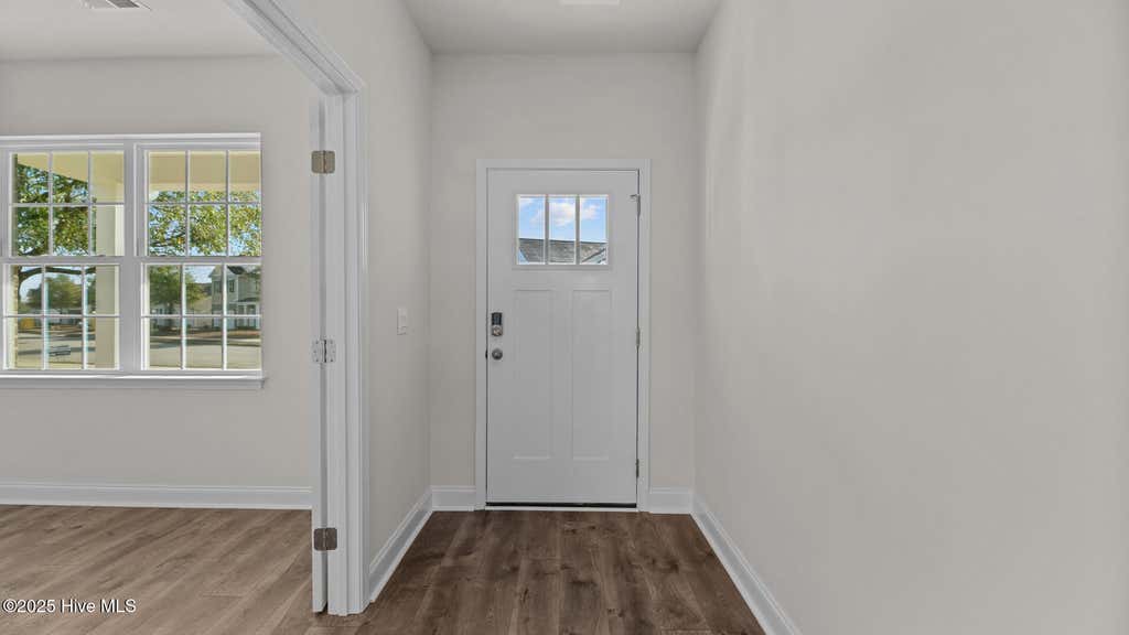 Photo of 274 Lake Tyler Drive, New Bern, NC 28560 (MLS # 100589383)