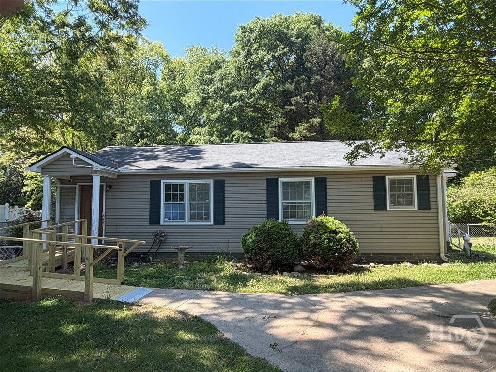 Photo of 230 Glendale Drive, Hartwell, GA 30643 (MLS # CL353542)