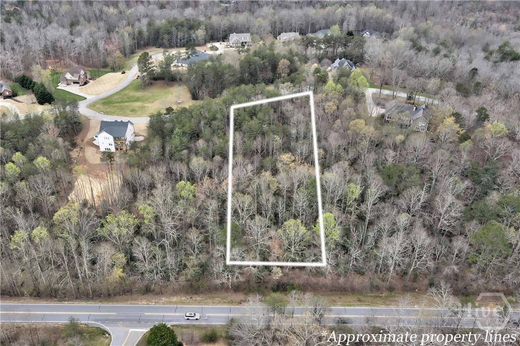 Photo of 450 Beachwood Drive, Cornelia, GA 30535 (MLS # CL361454)