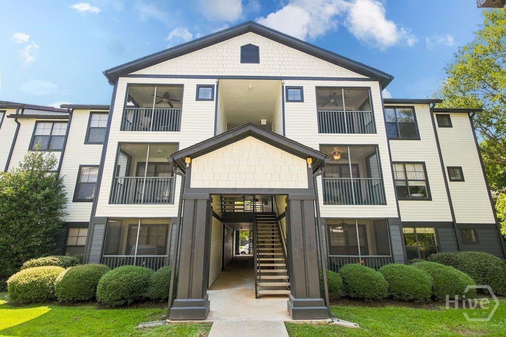 Photo of 211 N Avenue AVE #1233, Athens, GA 30602 (MLS # CL362639)
