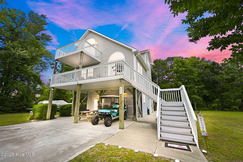Photo of 805 Driftwood Drive, Hampstead, NC 28443 (MLS # 100577498)