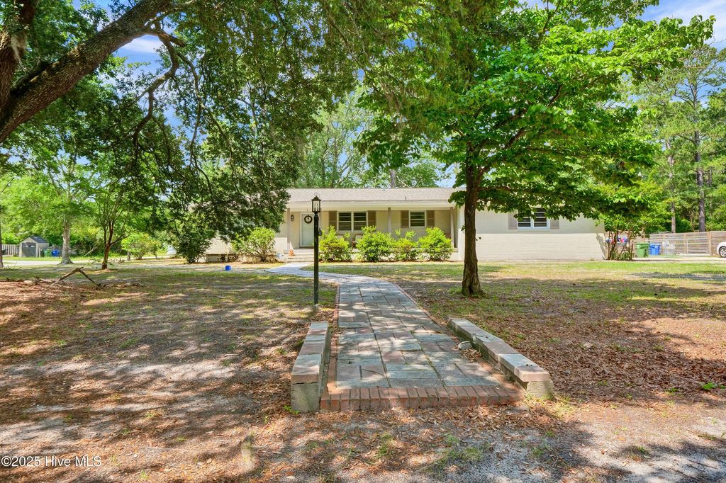 Photo of 9 Castlewood Drive, Wilmington, NC 28409 (MLS # 100540531)