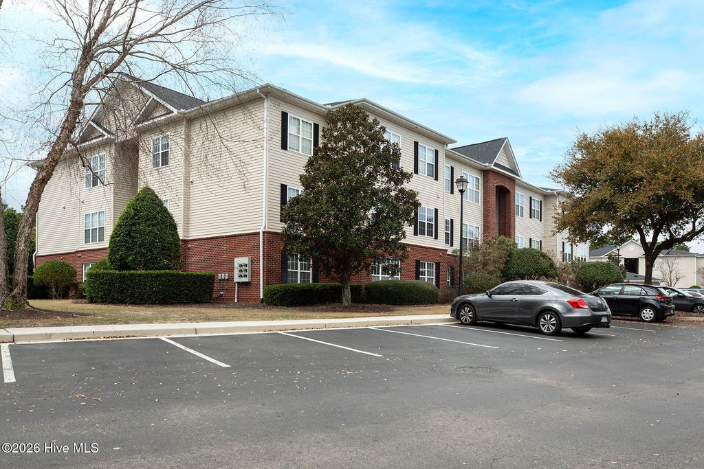 Photo of 2808 Bloomfield Lane #Unit 305, Wilmington, NC 28412 (MLS # 100560477)