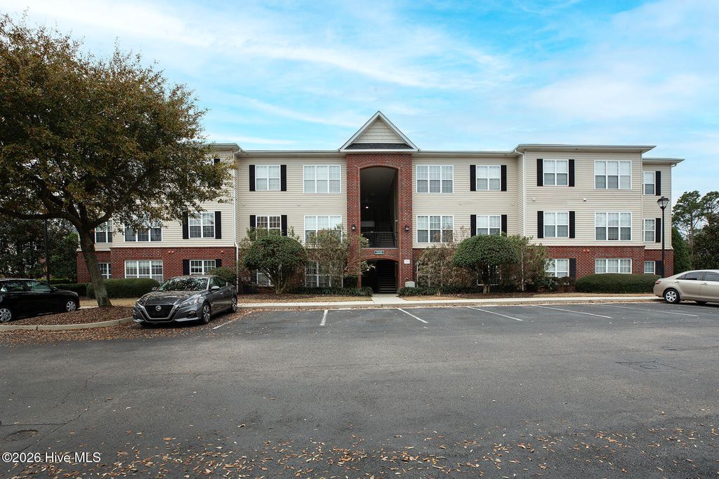 Photo of 2808 Bloomfield Lane #Unit 305, Wilmington, NC 28412 (MLS # 100560477)
