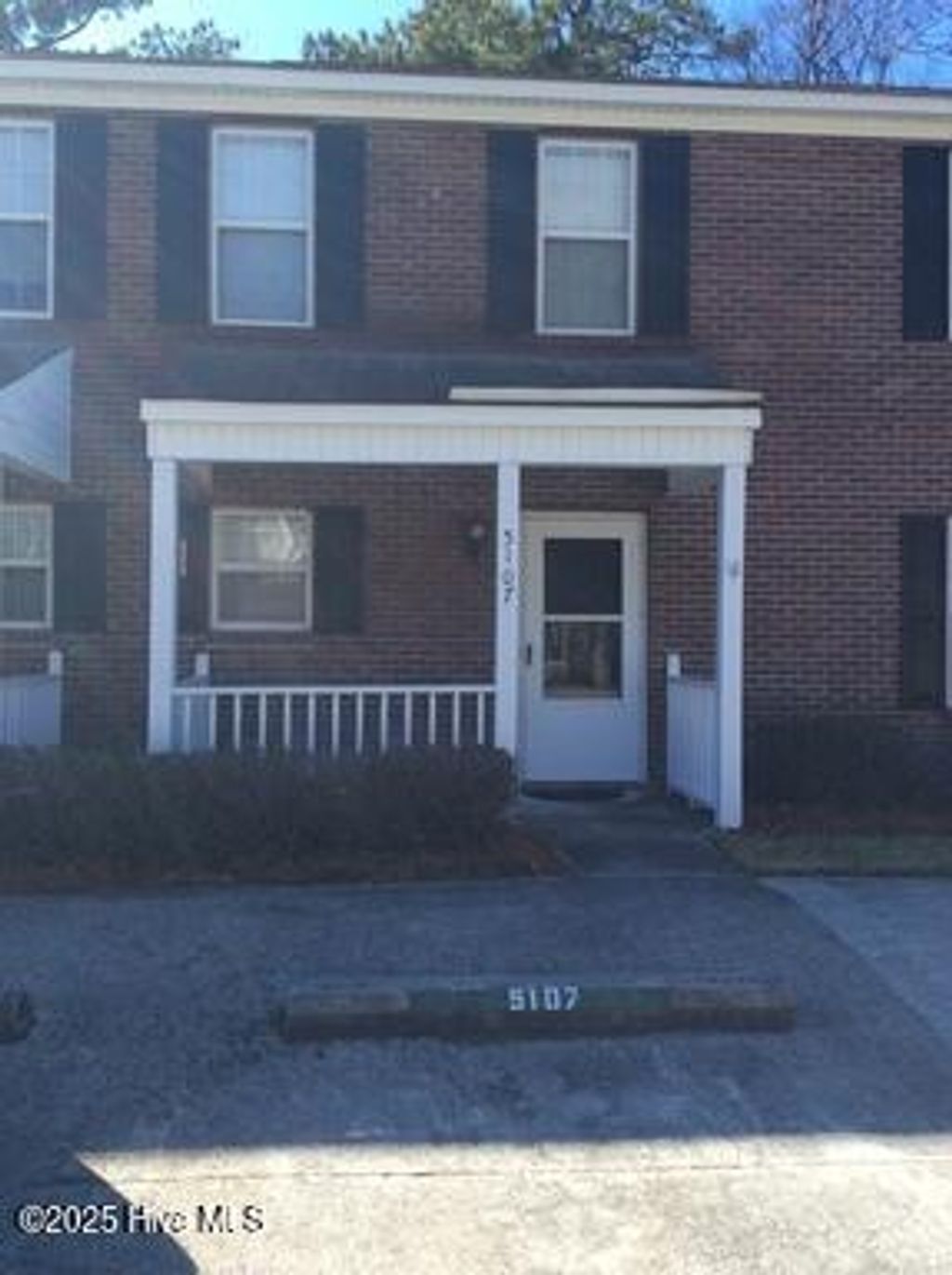 Photo of 5107 Lamppost Circle, Wilmington, NC 28403 (MLS # 100546325)