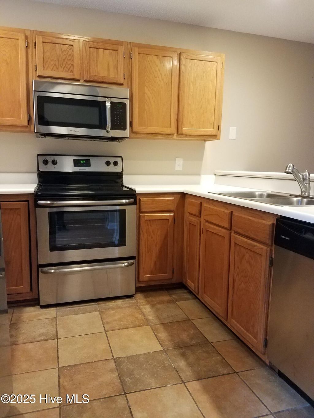 Photo of 5107 Lamppost Circle, Wilmington, NC 28403 (MLS # 100546325)