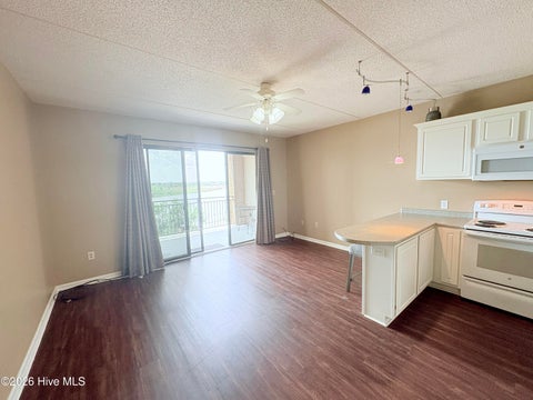 Tiny photo for 106 N Water Street #506, Wilmington, NC 28401 (MLS # 100593222)