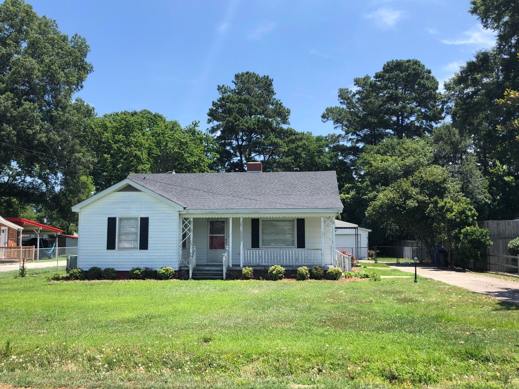 Photo of 506 Raleigh Road, Clinton, NC 28328 (MLS # 100601134)