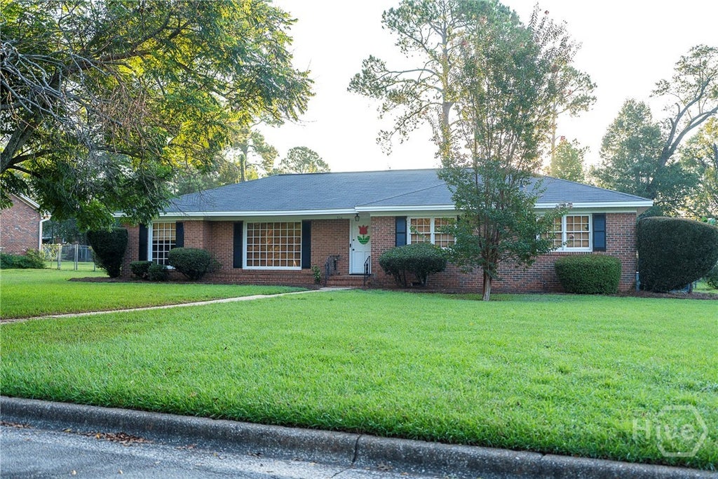 Photo of 516 Summit Drive, Albany, GA 31701 (MLS # CL364963)