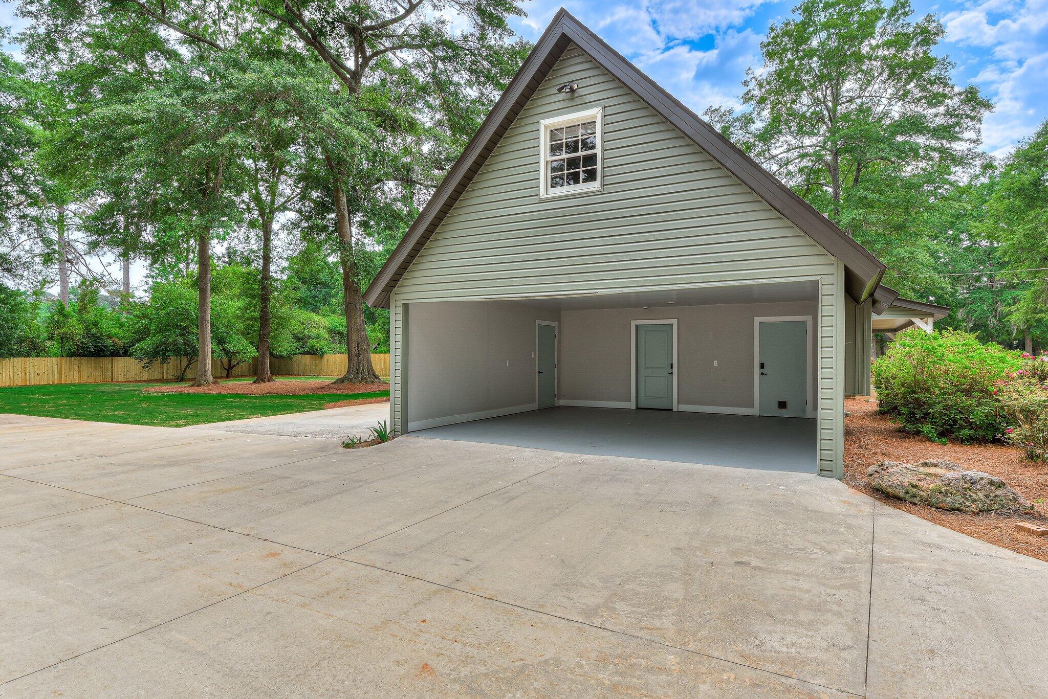 135 Lake Bluff Drive S 135