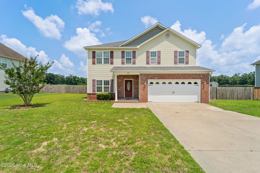 Photo of 407 S Bluff Circle, Jacksonville, NC 28540 (MLS # 100552593)