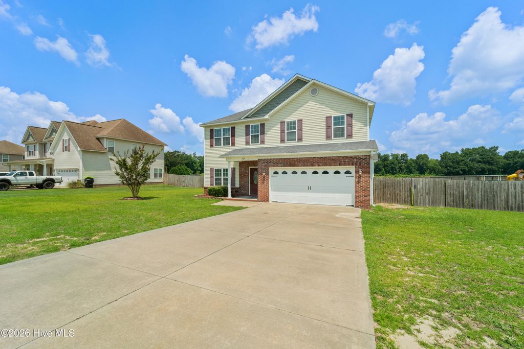 Photo of 407 S Bluff Circle, Jacksonville, NC 28540 (MLS # 100552593)