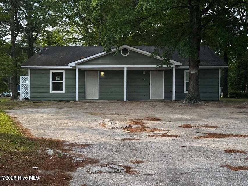 1102 Lewis Circle 1102, 1104, 1106