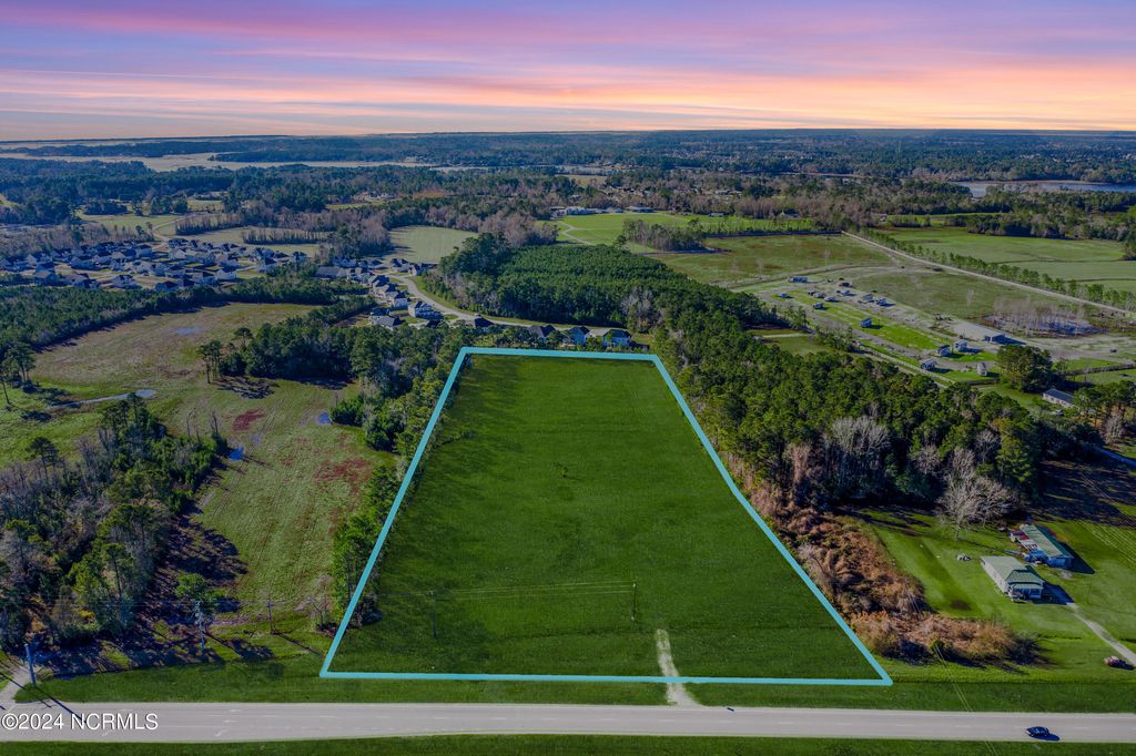 Photo of 4178 Freedom Way, Hubert, NC 28539 (MLS # 100422762)