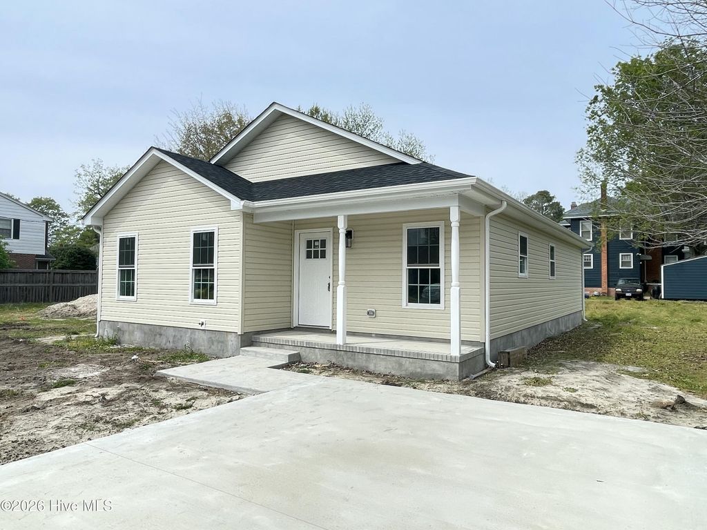 Photo of 908 Mcpherson Street, Elizabeth City, NC 27909 (MLS # 100565533)