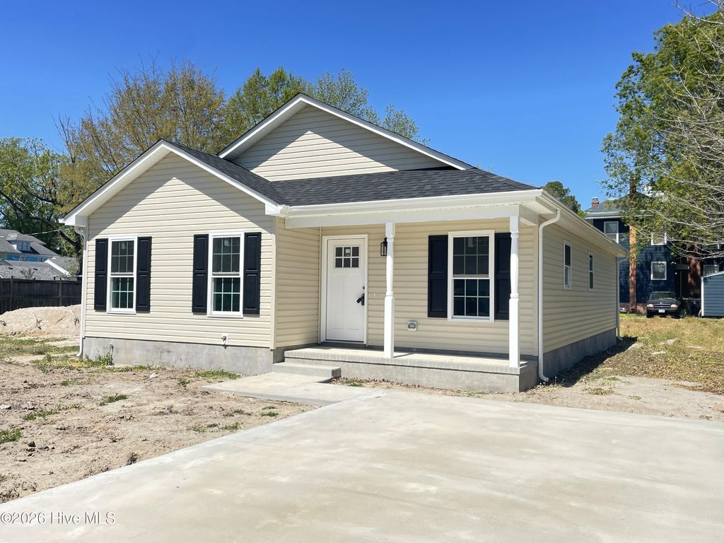 Photo of 908 Mcpherson Street, Elizabeth City, NC 27909 (MLS # 100565533)