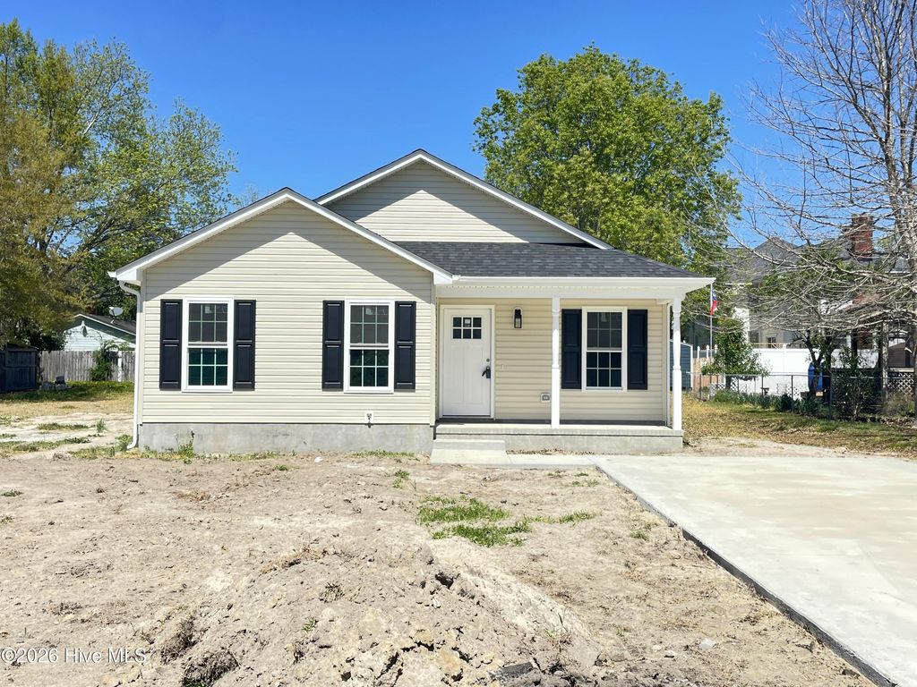 Photo of 908 Mcpherson Street, Elizabeth City, NC 27909 (MLS # 100565533)