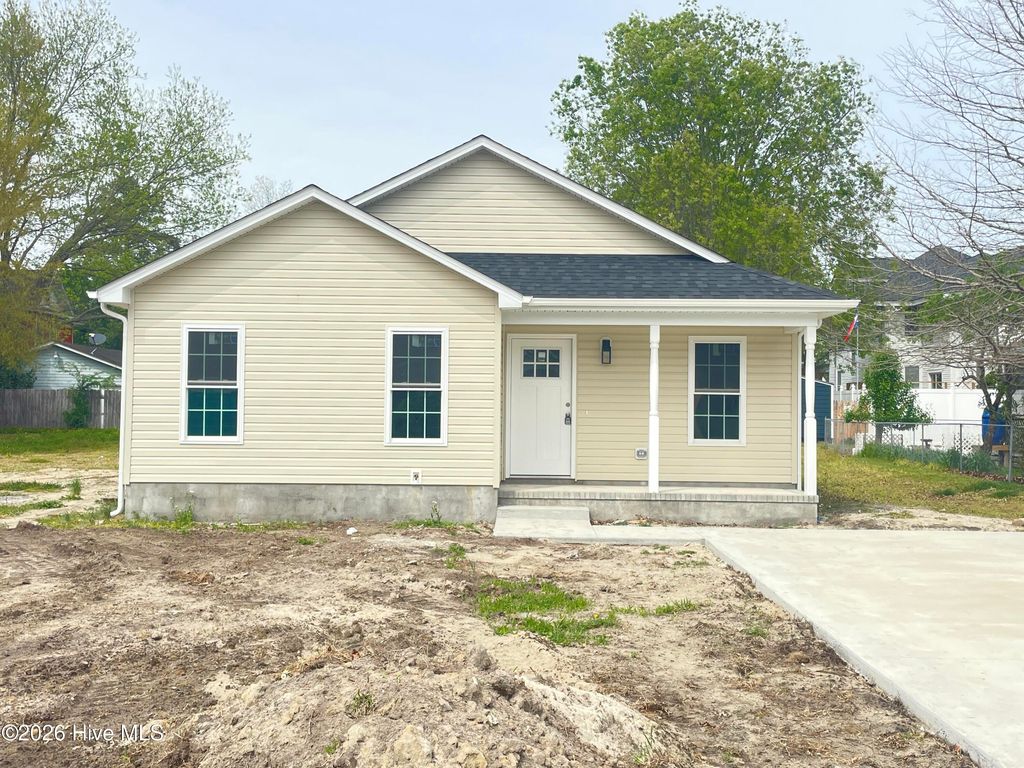 Photo of 908 Mcpherson Street, Elizabeth City, NC 27909 (MLS # 100565533)