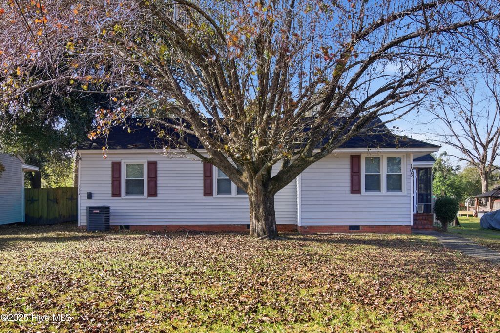 Photo of 105 N 25th Street, Wilmington, NC 28405 (MLS # 100544721)