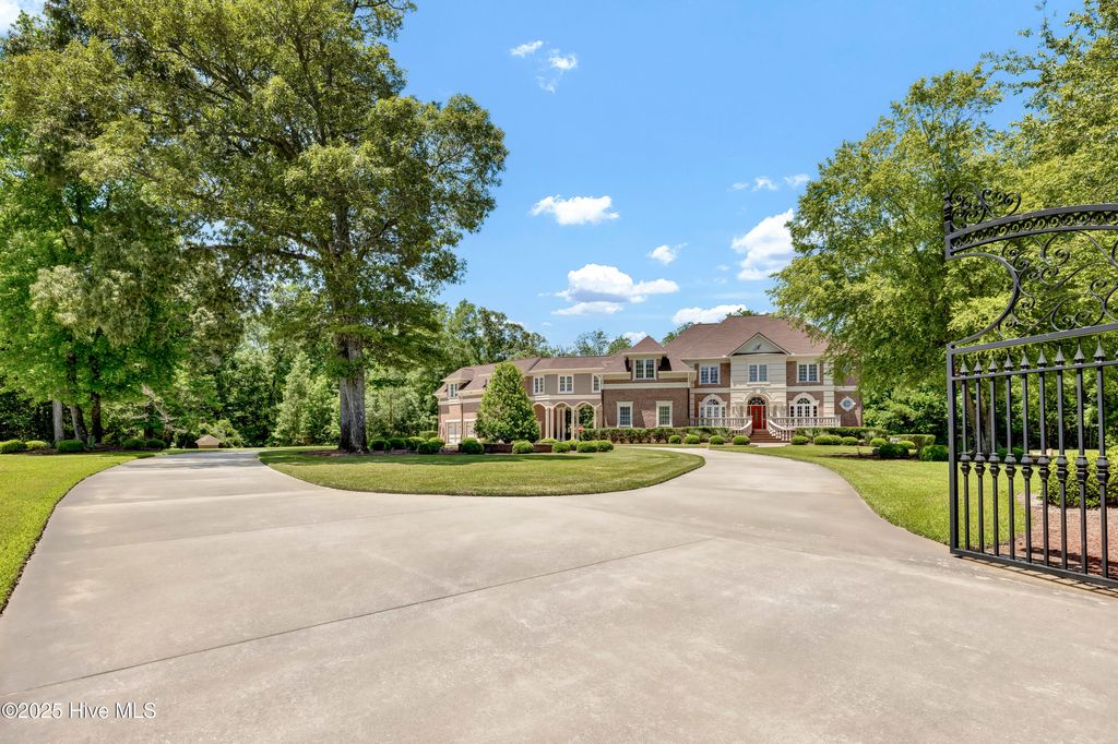 Photo of 103 Brigadoon Court, New Bern, NC 28562 (MLS # 100506867)