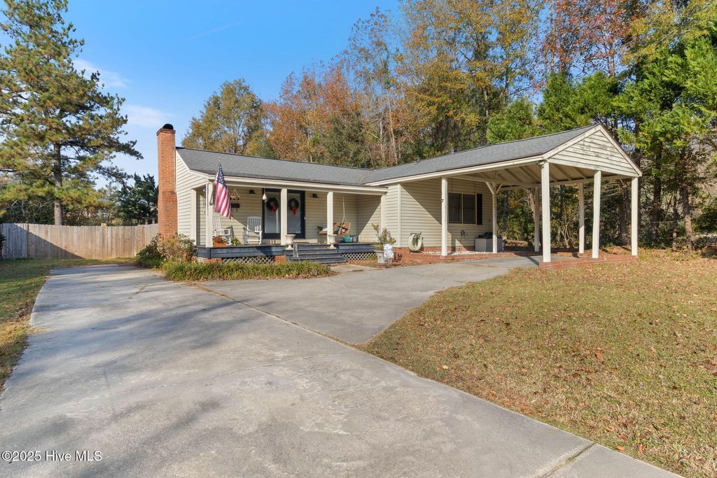 Photo of 813 James Street, Whiteville, NC 28472 (MLS # 100542447)