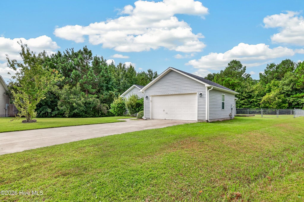 Photo of 305 N Elisa Lane, Hubert, NC 28539 (MLS # 100606654)