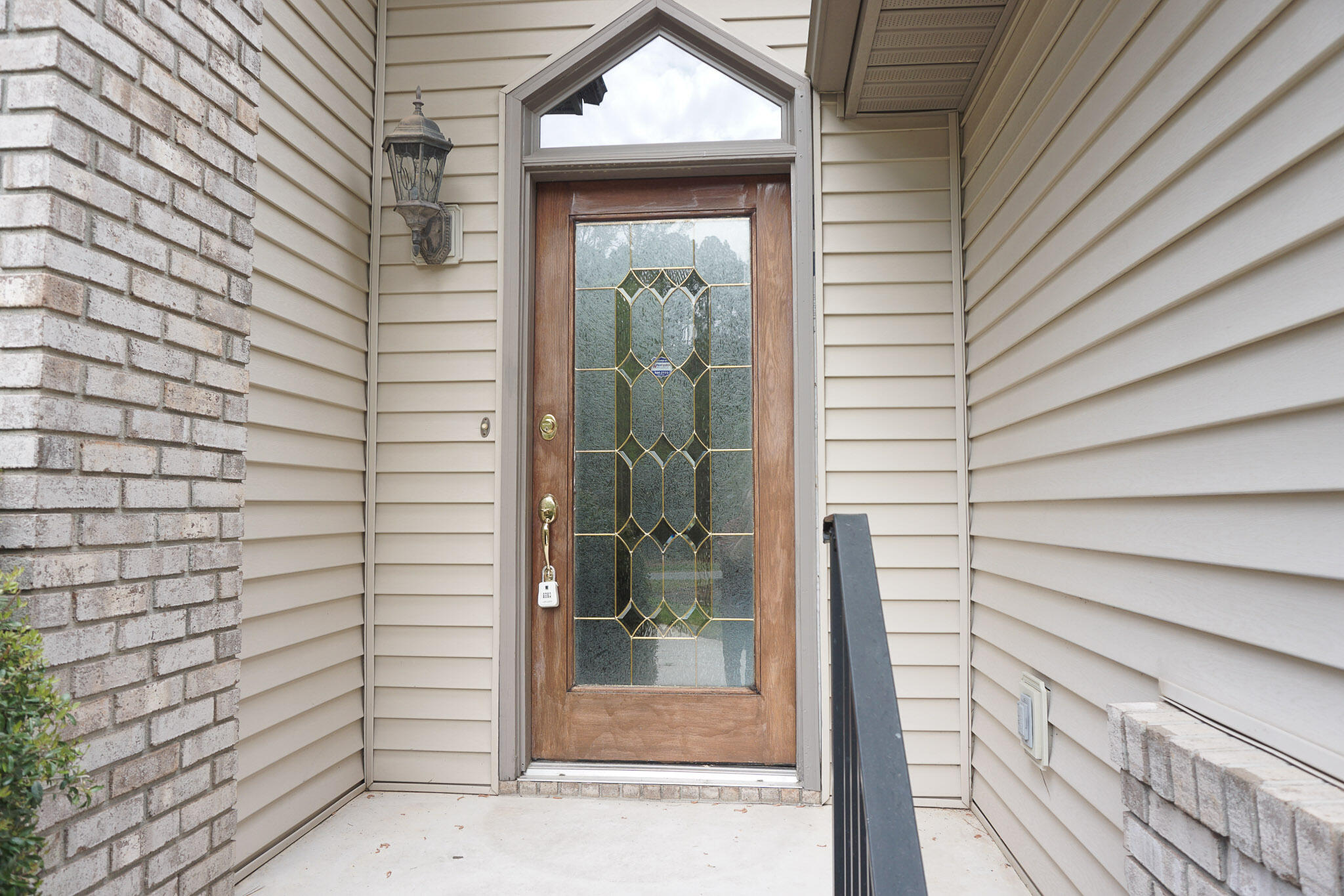 208 Bush Court