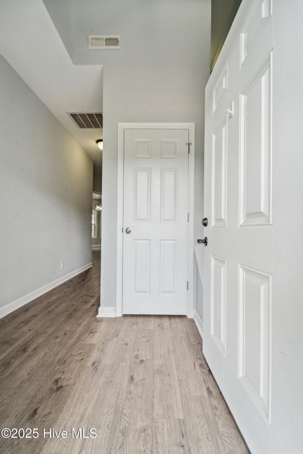 Photo of 138 Briar Hollow Drive, Jacksonville, NC 28540 (MLS # 100571647)