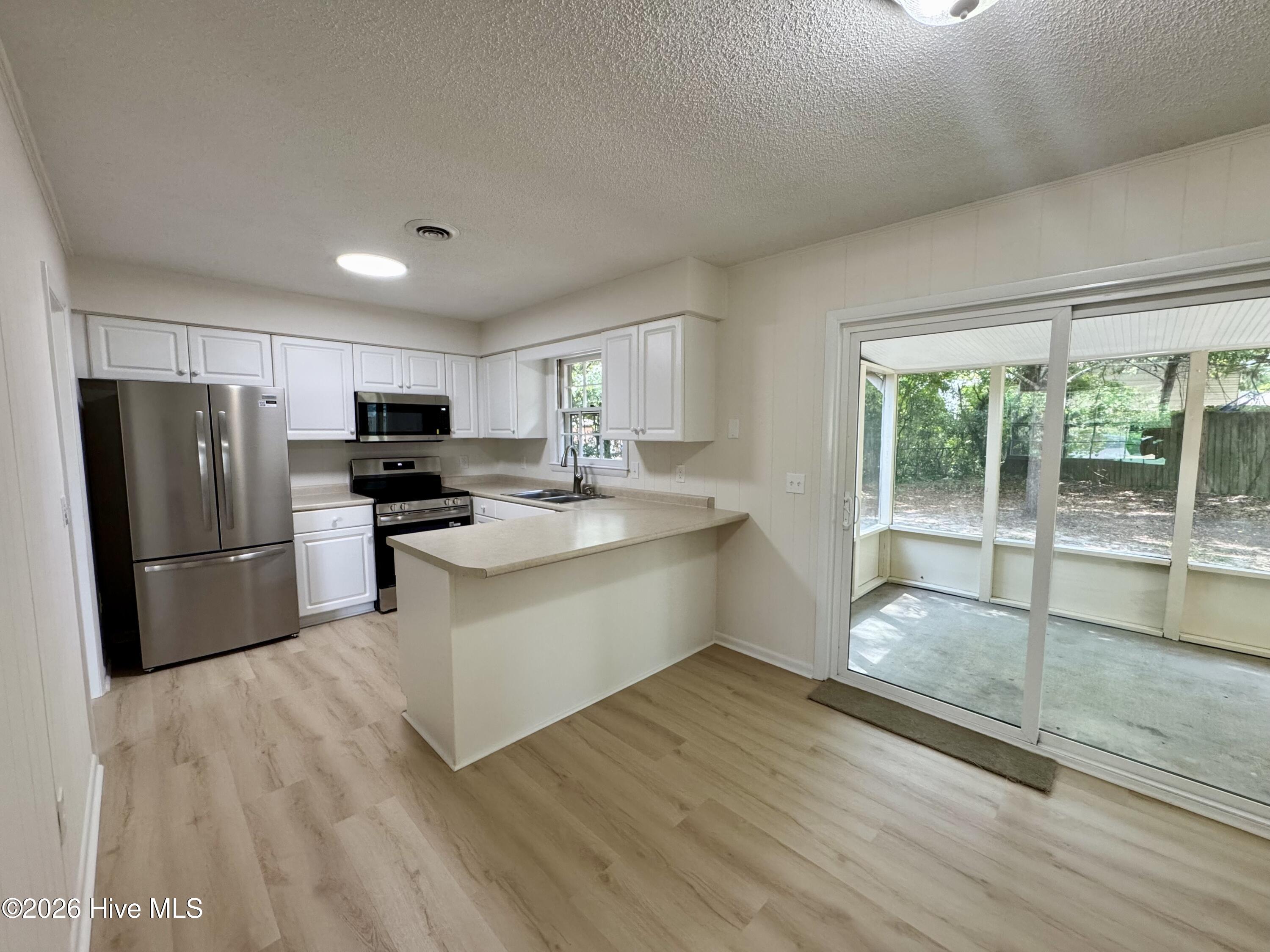 438 Sausalito Drive