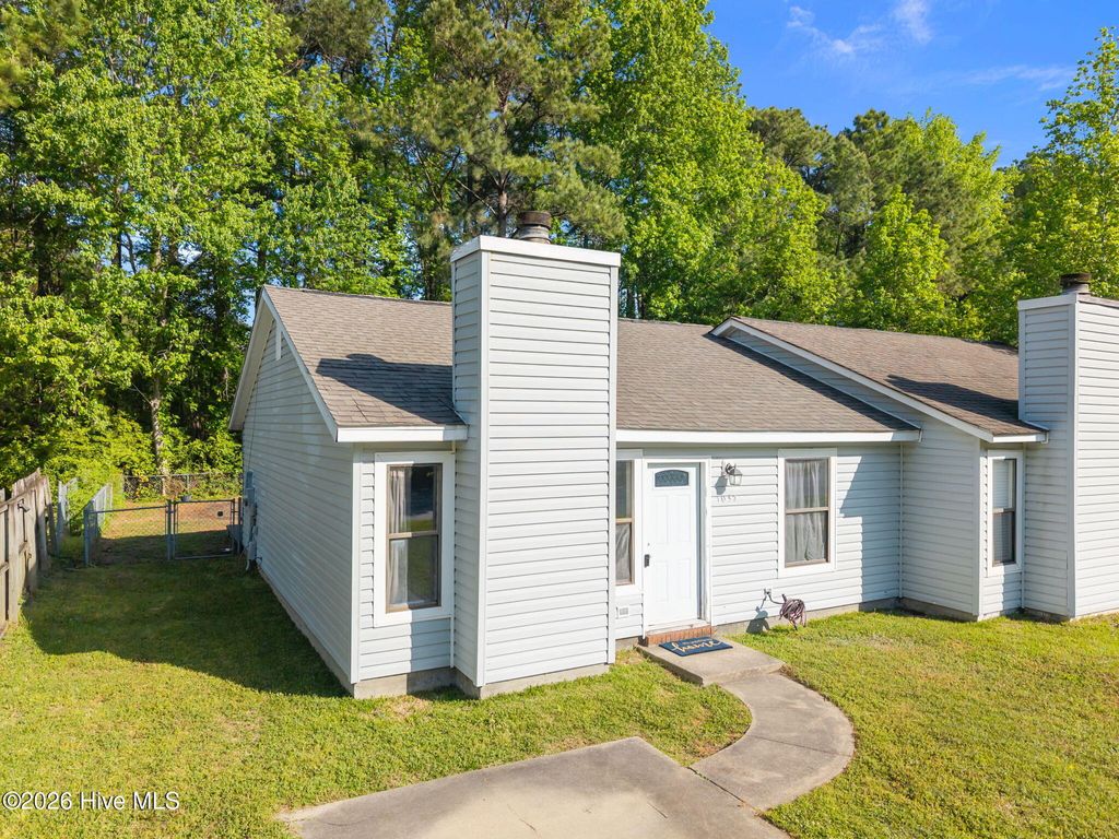 Photo of 1037 Spring Villa Drive, Jacksonville, NC 28540 (MLS # 100568732)