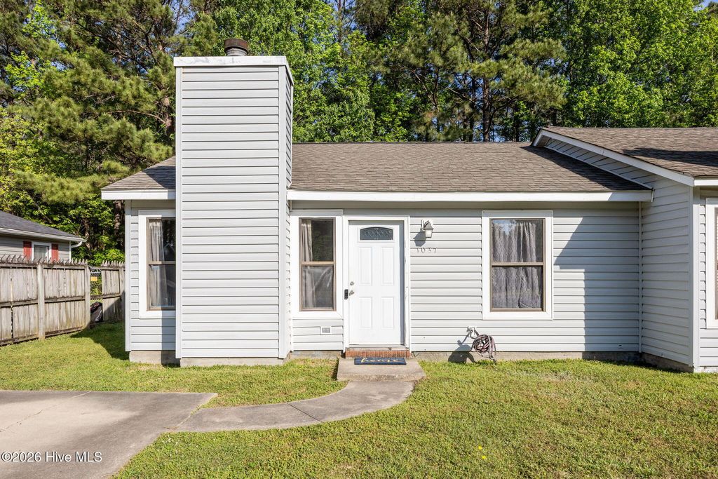 Photo of 1037 Spring Villa Drive, Jacksonville, NC 28540 (MLS # 100568732)