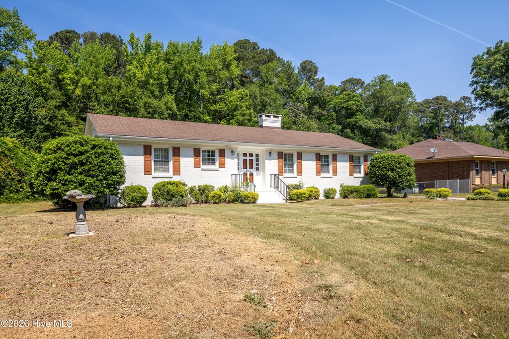 Photo of 505 Lafayette Street, Clinton, NC 28328 (MLS # 100570976)
